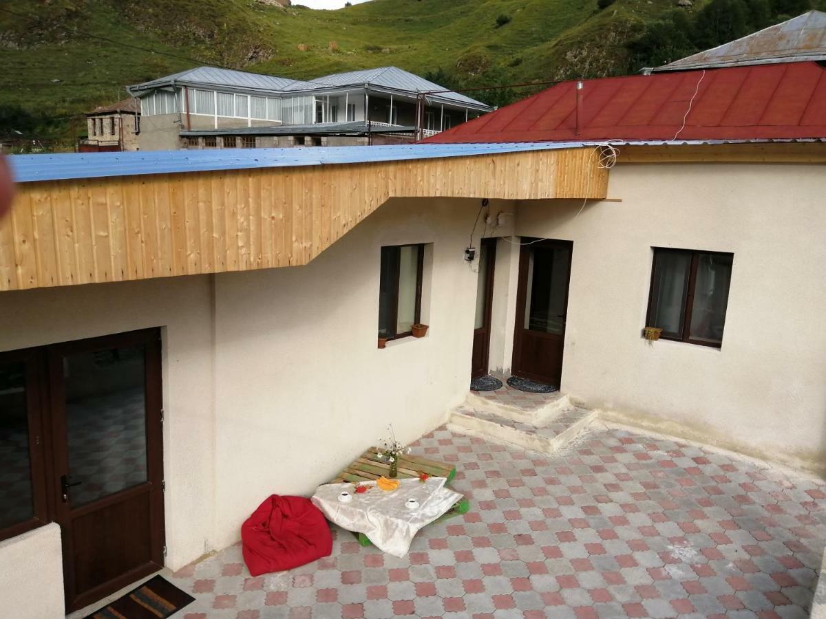 Guesthouse And Cottage Nicolo Kazbegi Kültér fotó
